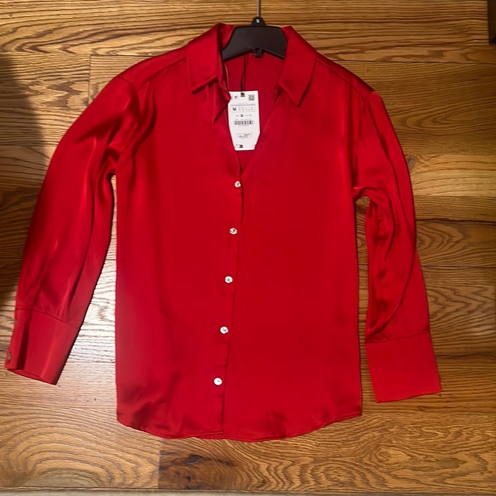 NWT, size medium, red button up top from Zara